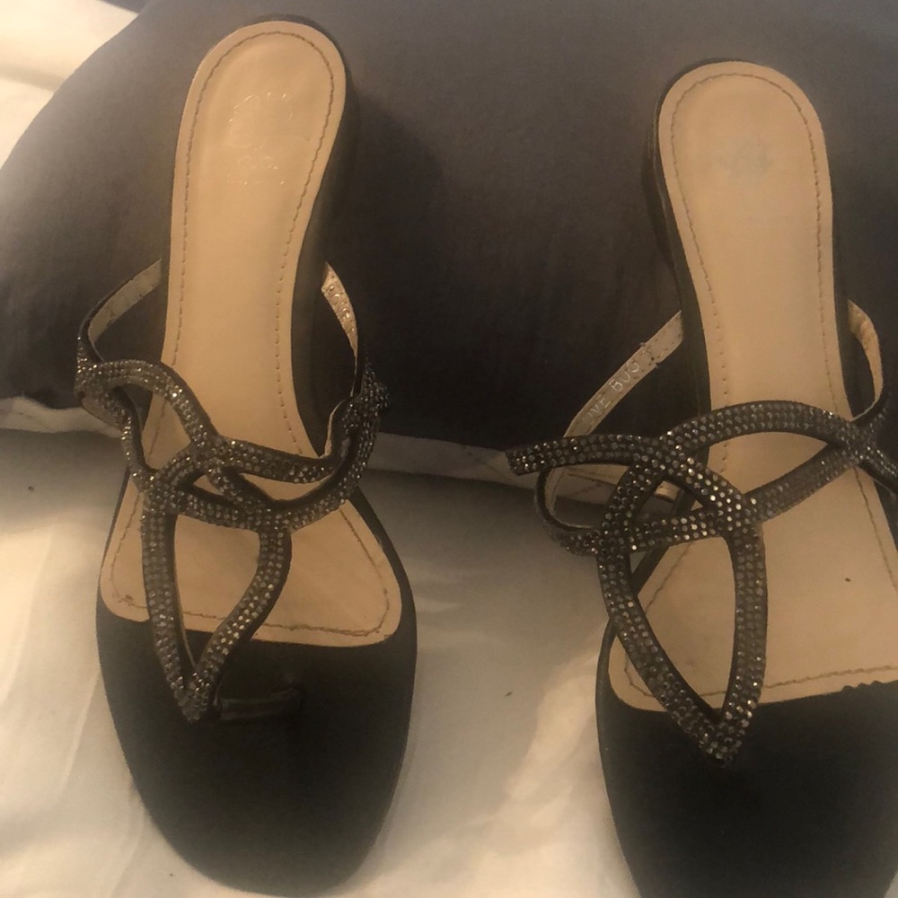Flat sandal